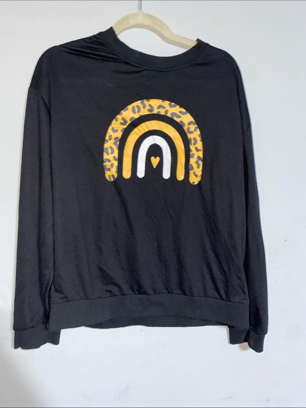 SHEIN Black Pullover Sweatshirt with Graphic Accent
